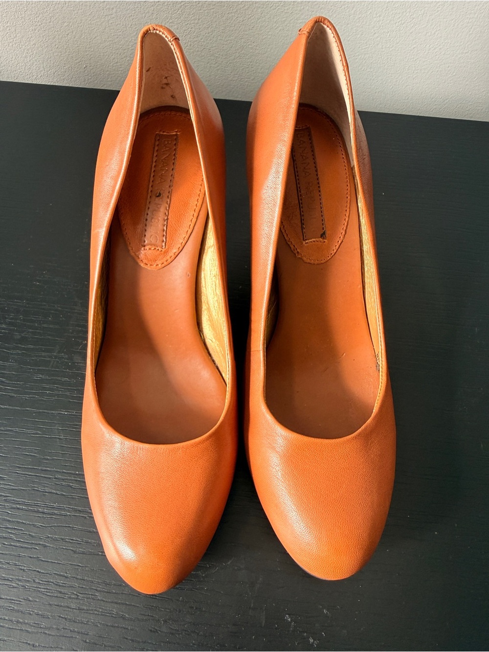 Banana Republic Leather Round-Toe Pumps in Orange Brown